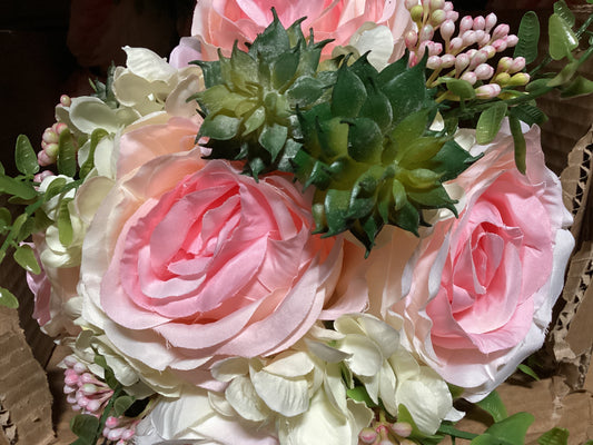 11" rose hydrangea succulent bouquet